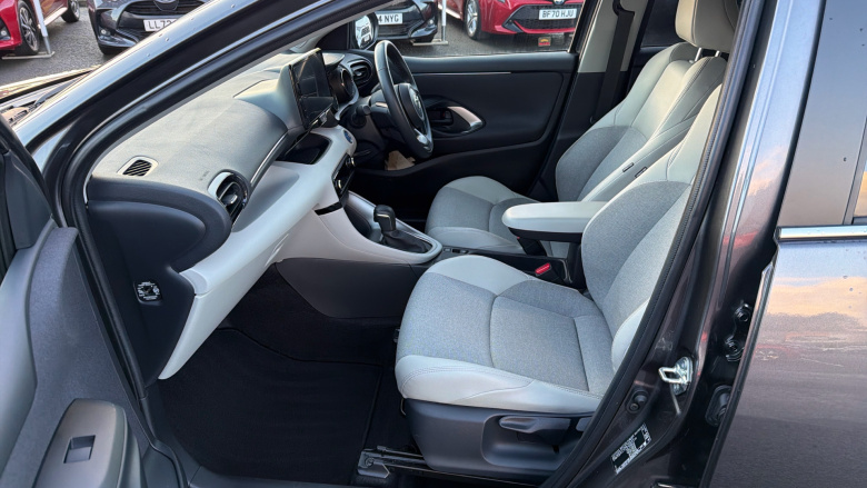 Toyota Yaris 1.5 Hybrid Excel 5dr CVT Hybrid Hatchback